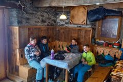 d7ac6693-718e-475d-94e2-0969685250b2